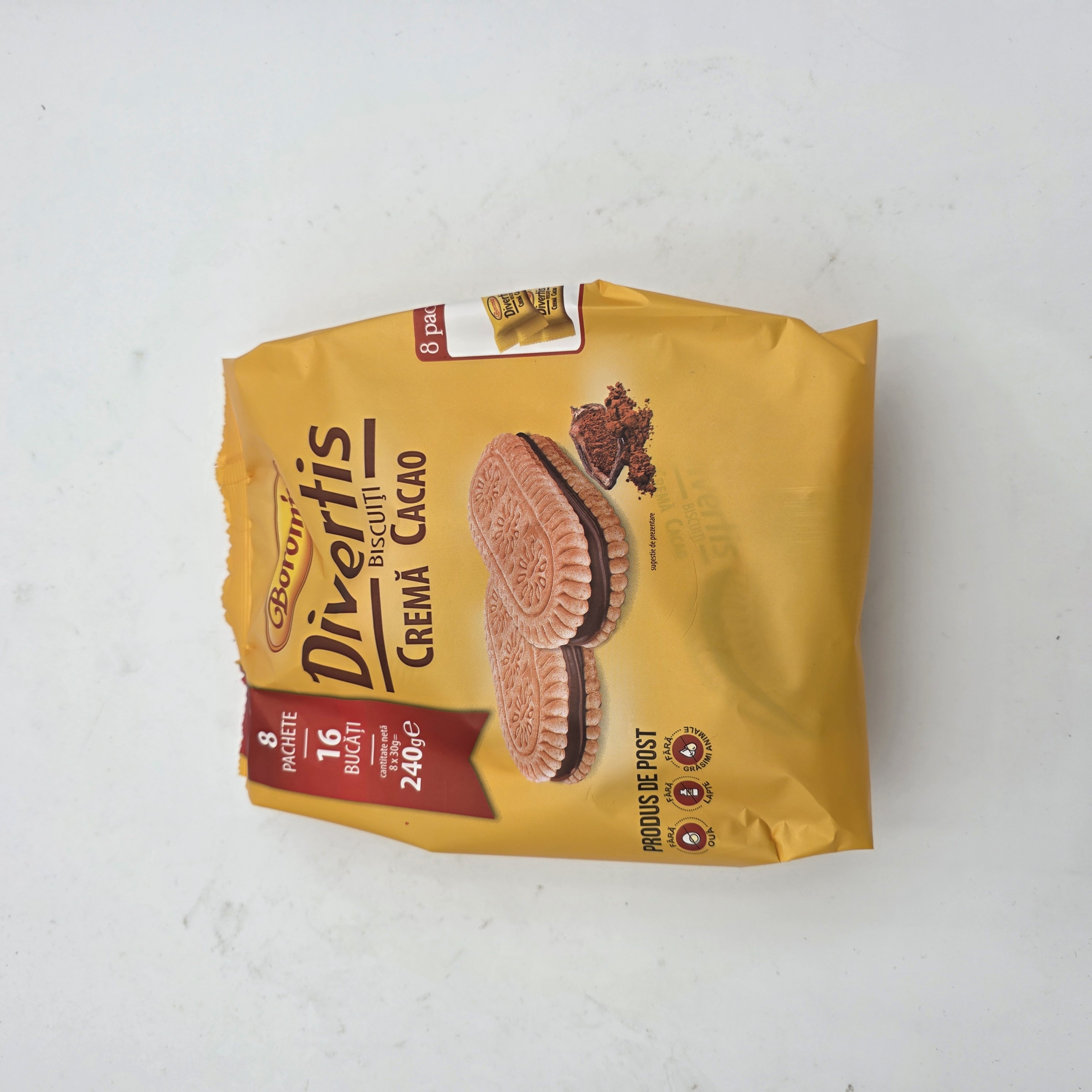 BISCUITS WITH COCOA CREAM
