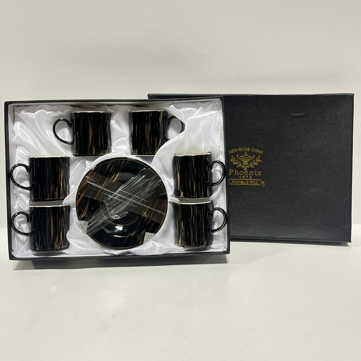 COFFEE CUPS BLACK GOLD STRIPE HORIZONTAL